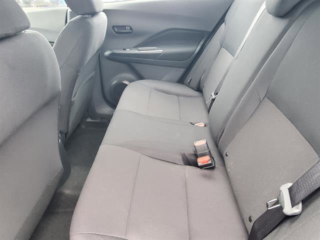 Vehicle image 10 of 24