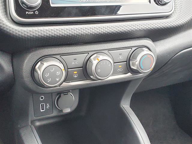 Vehicle image 23 of 24