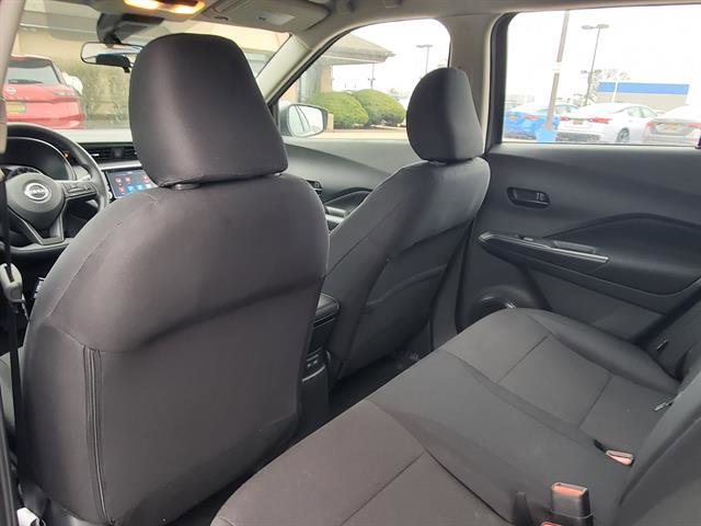 Vehicle image 9 of 24