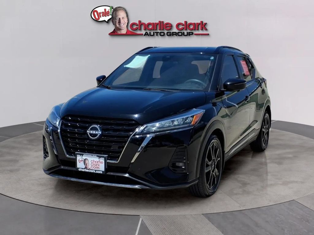 2024 Nissan Kicks SR Image 1 of 20