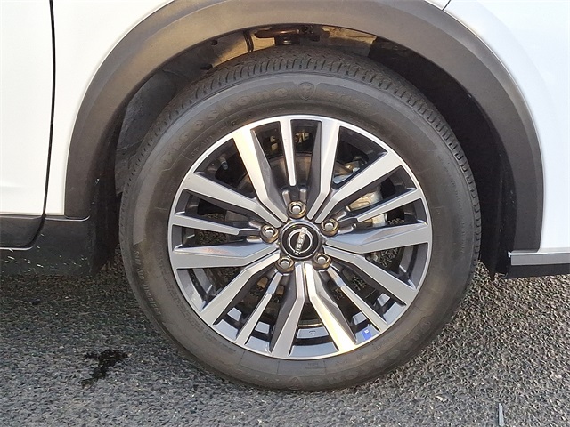 Vehicle image 12 of 32
