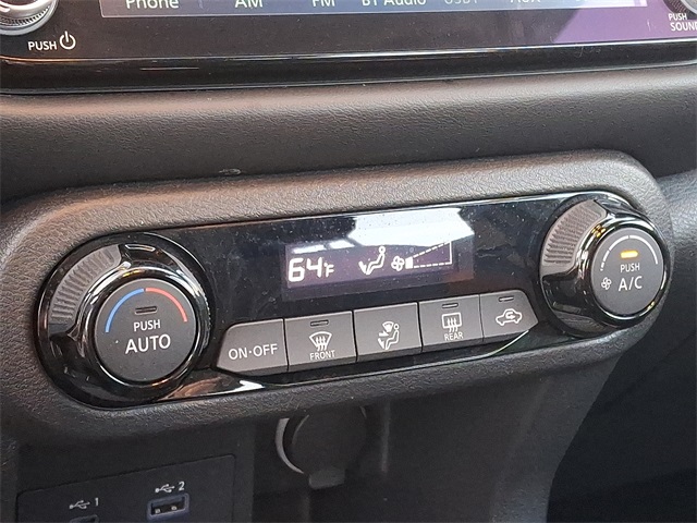 Vehicle image 22 of 32