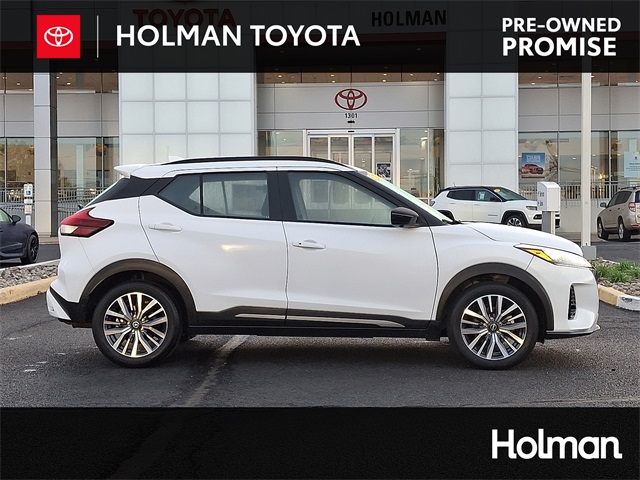 Vehicle image 6 of 32