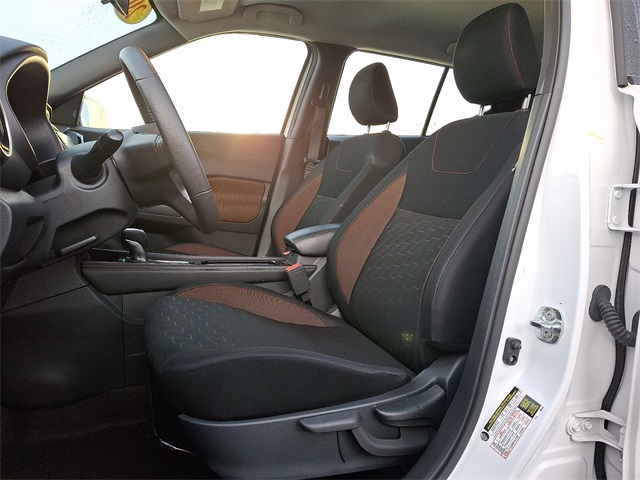 Vehicle image 20 of 32