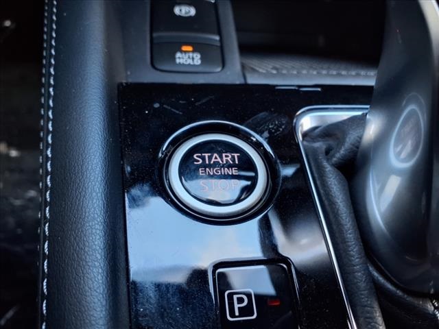 Vehicle image 22 of 32