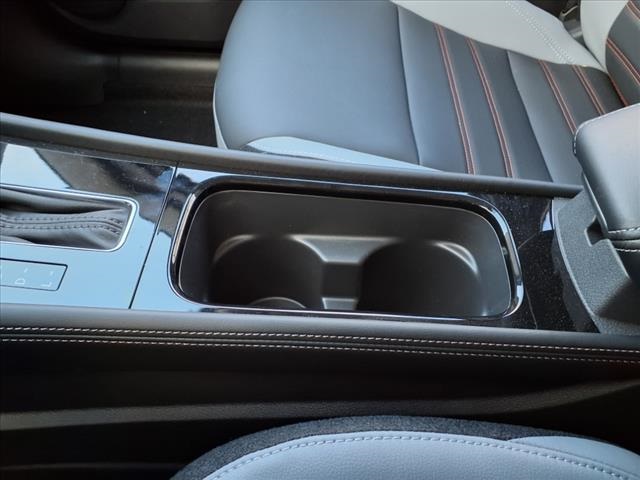 Vehicle image 25 of 32