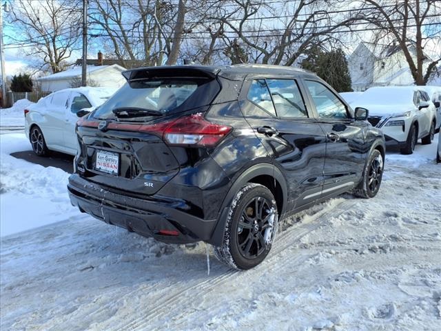 Vehicle image 5 of 32