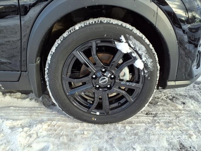 Vehicle image 11 of 32