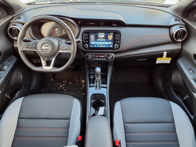 Vehicle image 13 of 32
