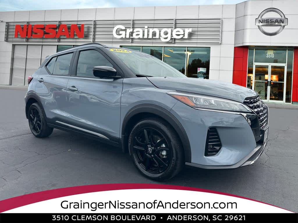 2024 Nissan Kicks SR Image 2 of 25