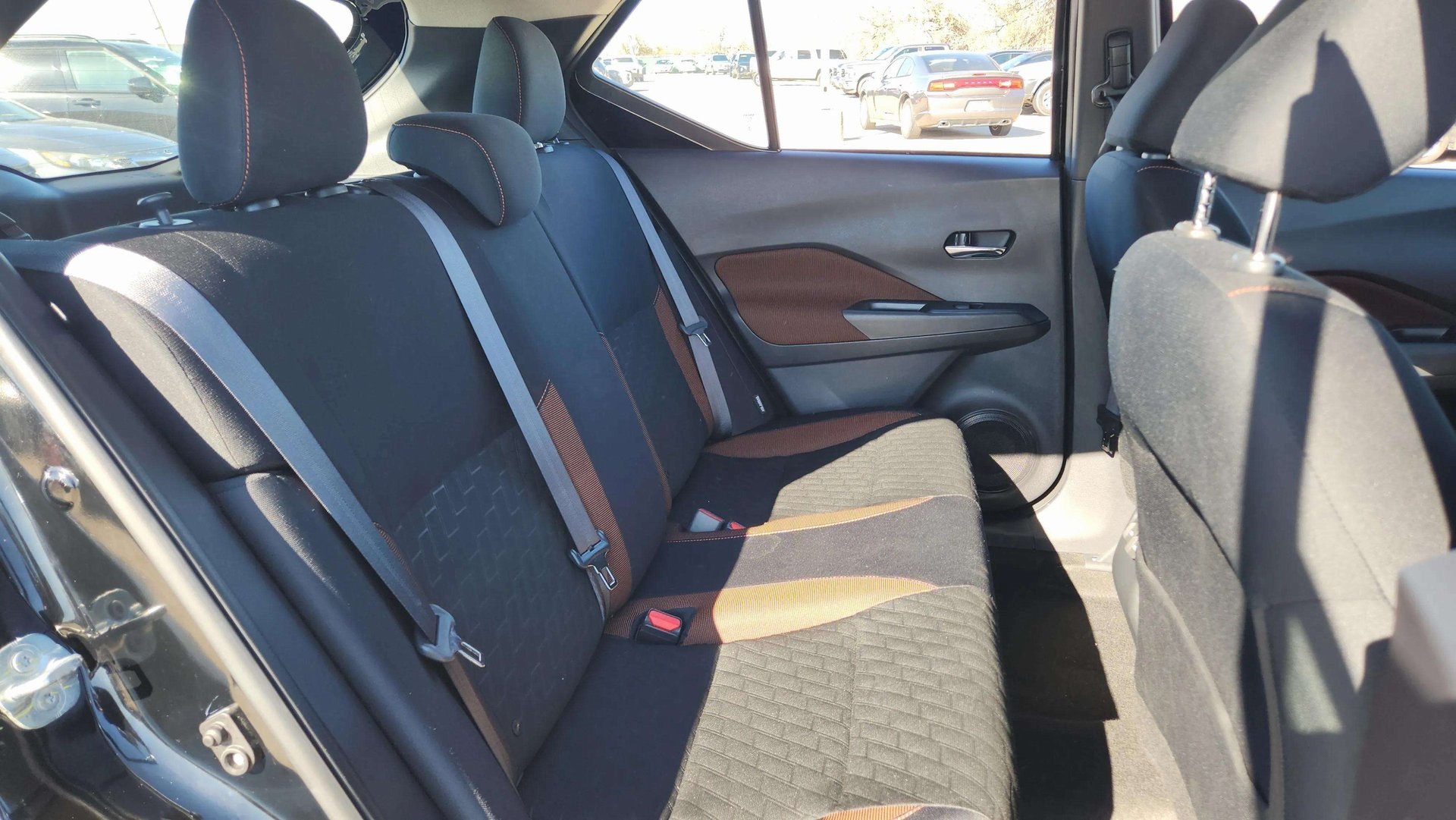 Vehicle image 20 of 28