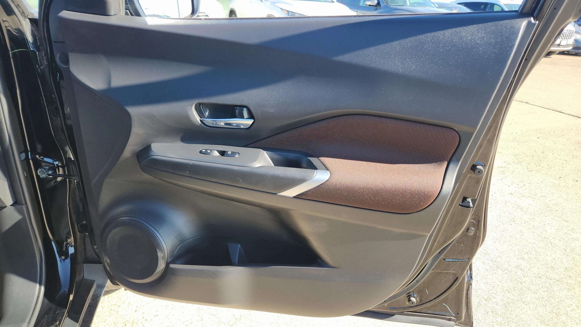 Vehicle image 19 of 28