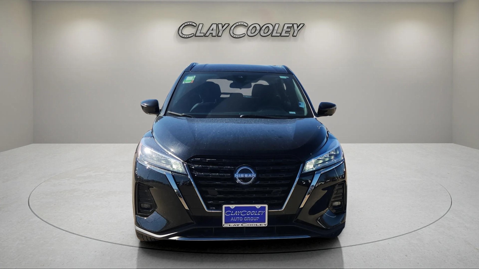 Vehicle image 2 of 28
