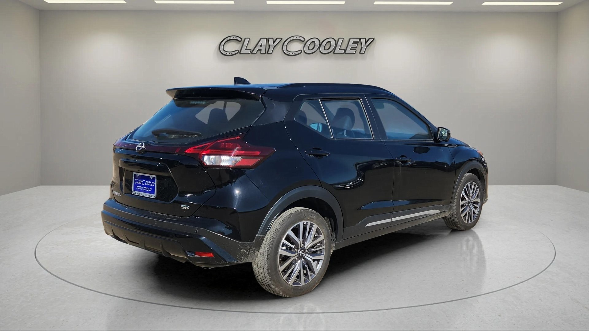 Vehicle image 5 of 28