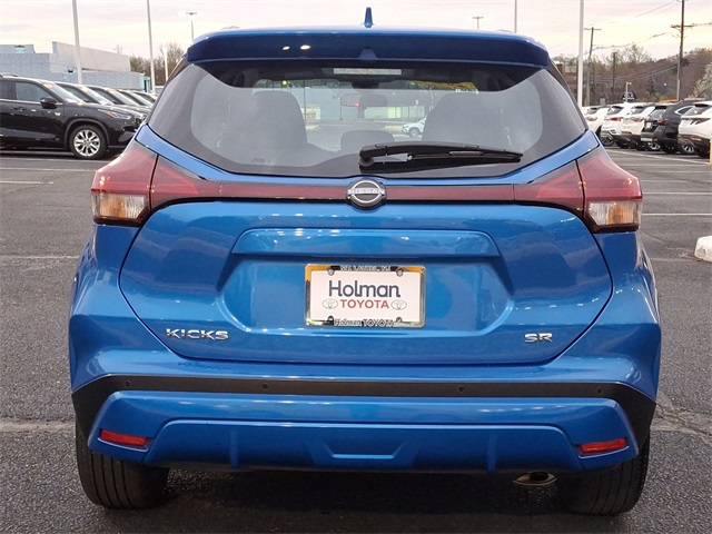 Vehicle image 7 of 32