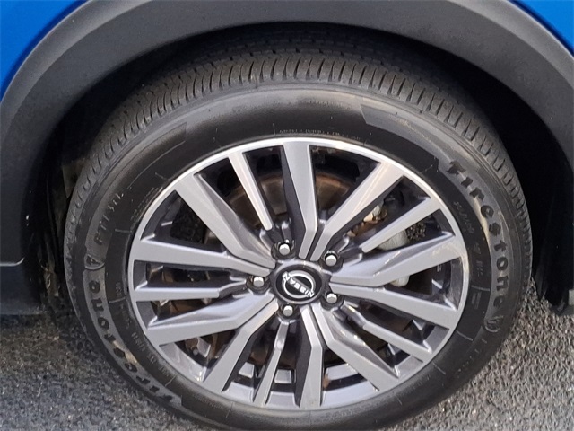 Vehicle image 12 of 32