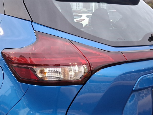 Vehicle image 15 of 32