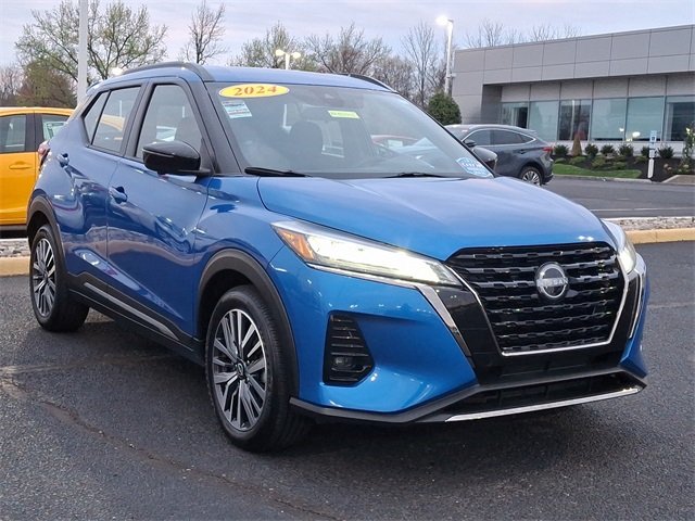 Vehicle image 4 of 32