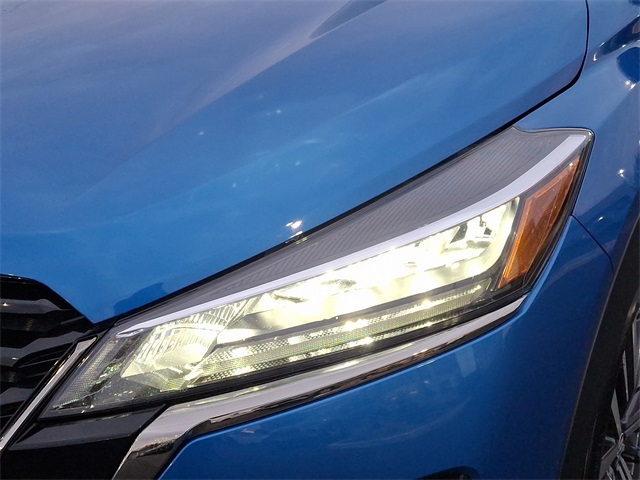 Vehicle image 14 of 32