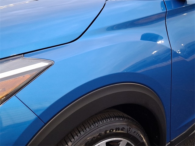Vehicle image 10 of 32