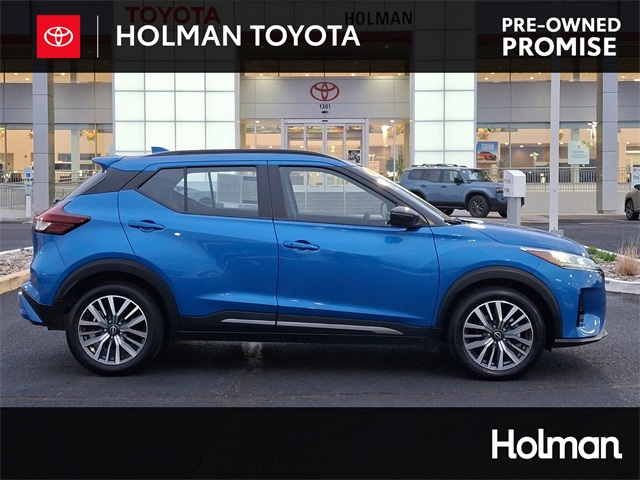 Vehicle image 5 of 32