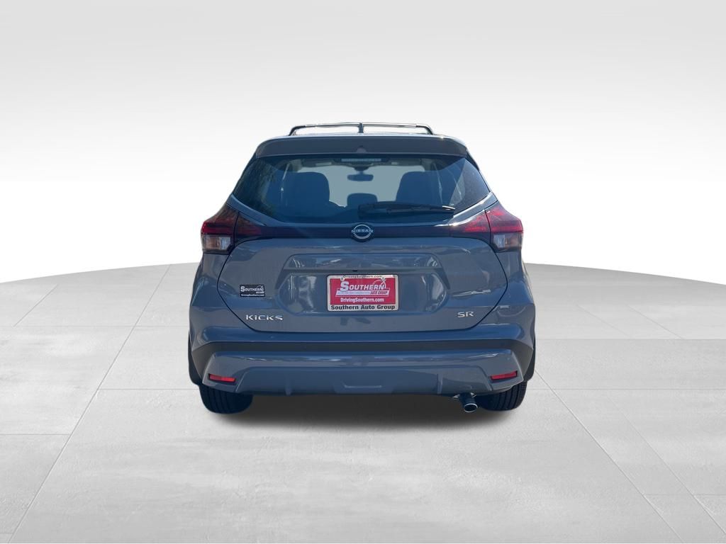 2024 Nissan Kicks SR Image 6 of 17