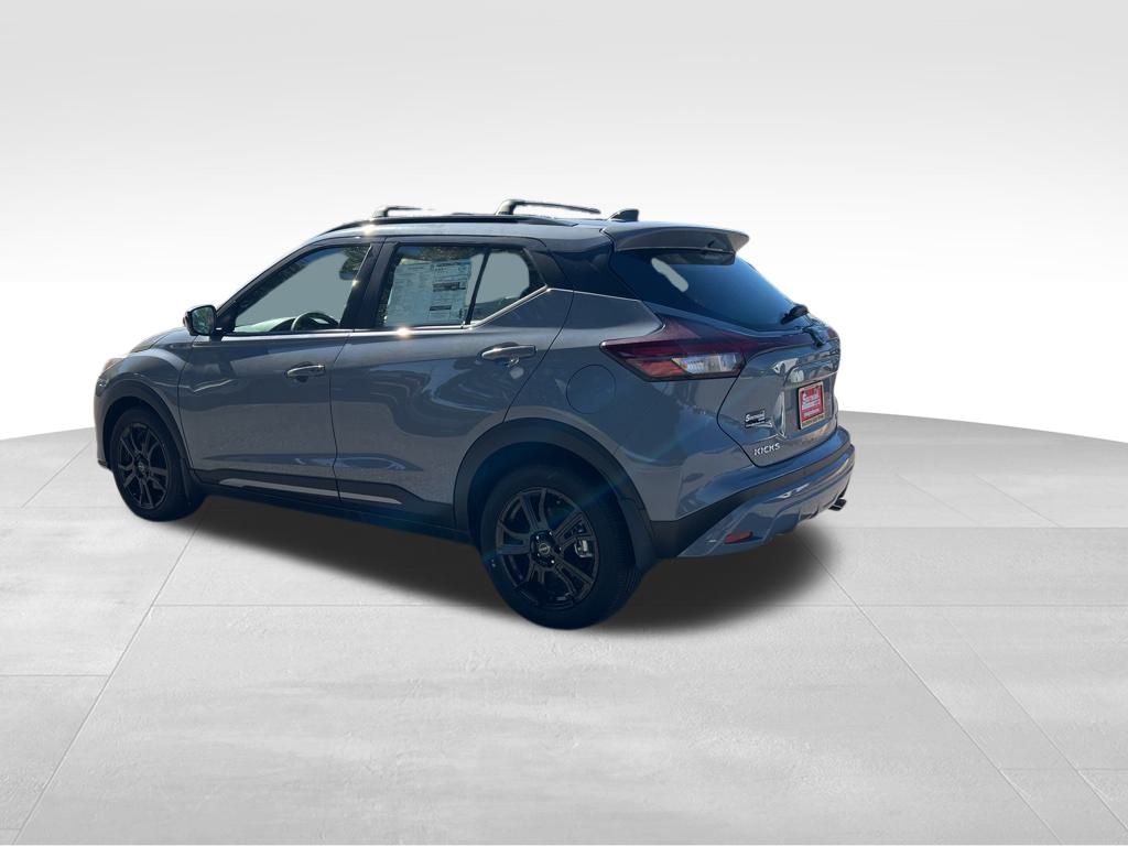 2024 Nissan Kicks SR Image 7 of 17