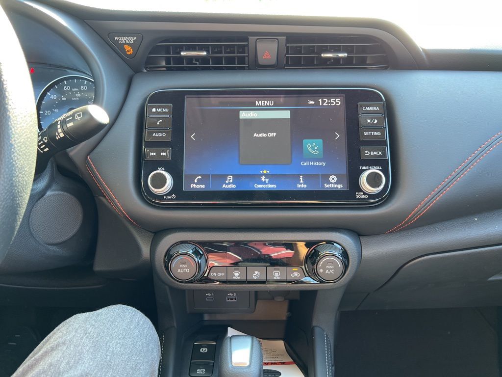 2024 Nissan Kicks SR Image 16 of 17