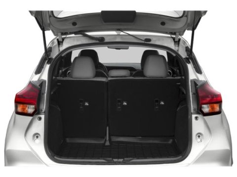 Vehicle image 14 of 18