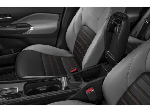 Vehicle image 17 of 18