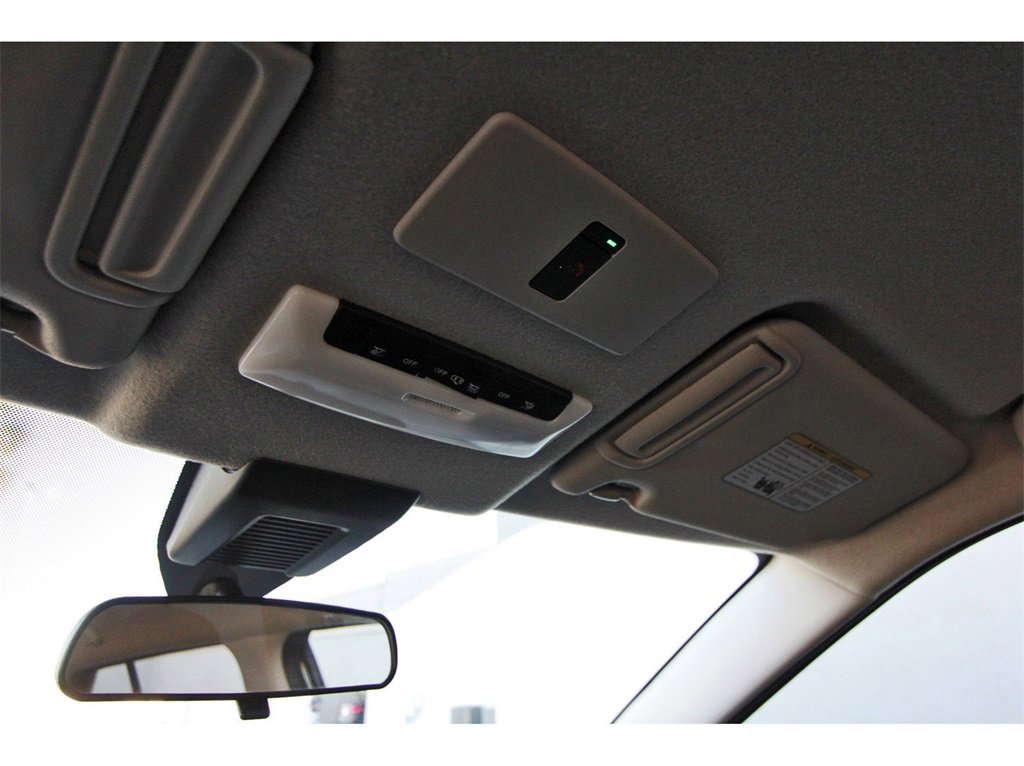 Vehicle image 16 of 21