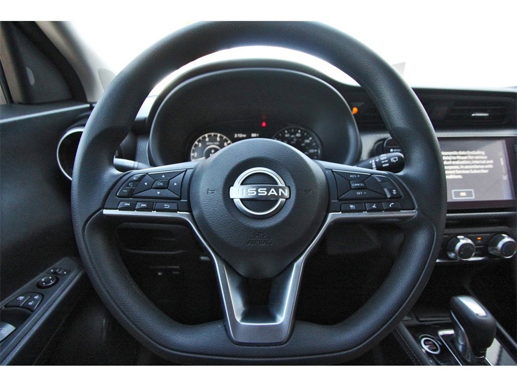 Vehicle image 13 of 21