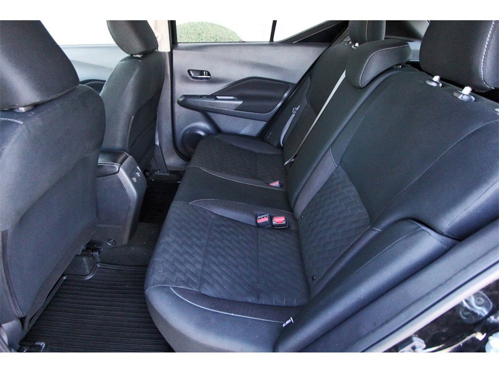 Vehicle image 7 of 21