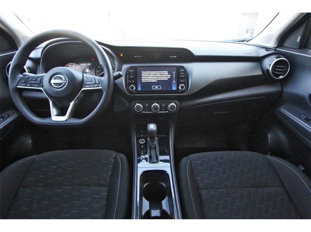 Vehicle image 9 of 21