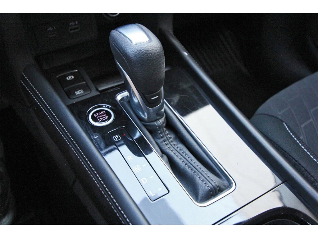 Vehicle image 19 of 21