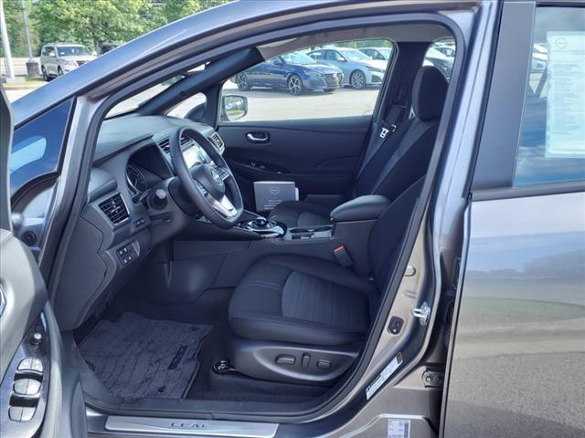 Vehicle image 6 of 15