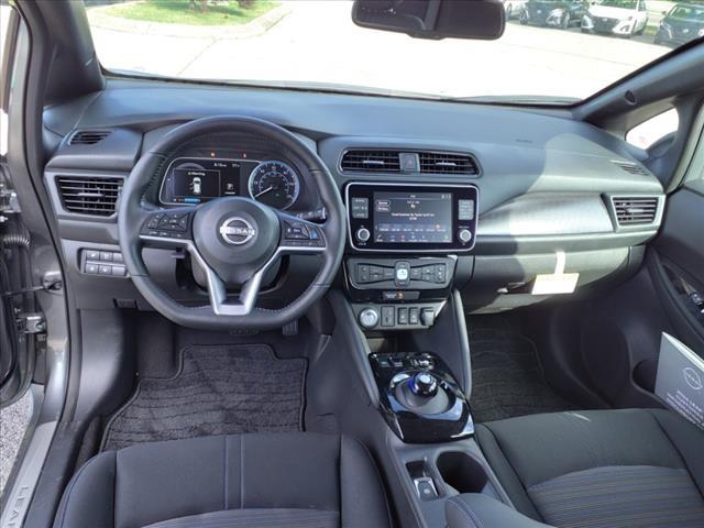 Vehicle image 9 of 15