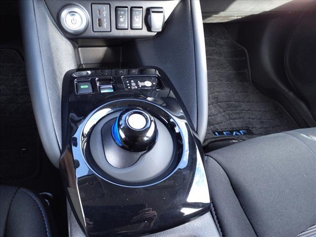 Vehicle image 14 of 15