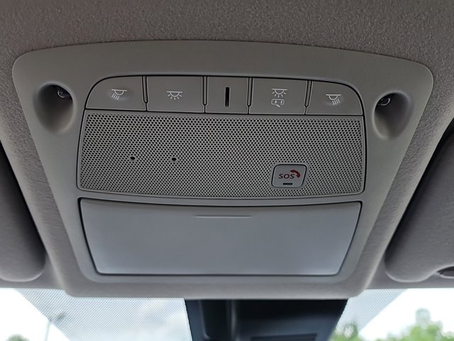 Vehicle image 31 of 34