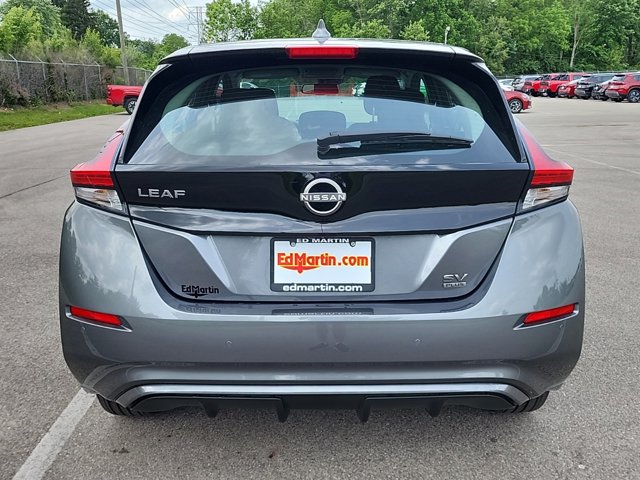 Vehicle image 6 of 34