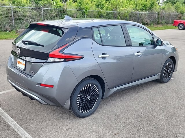 Vehicle image 5 of 34