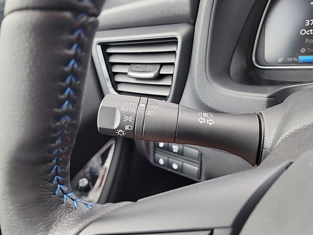 Vehicle image 28 of 34