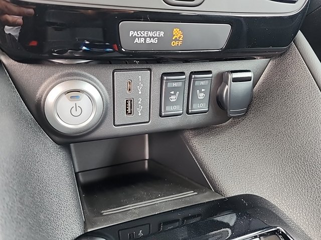 Vehicle image 24 of 34