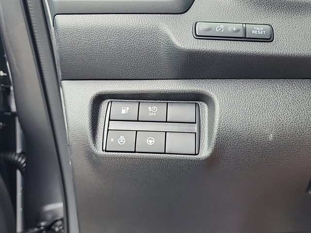 Vehicle image 26 of 34