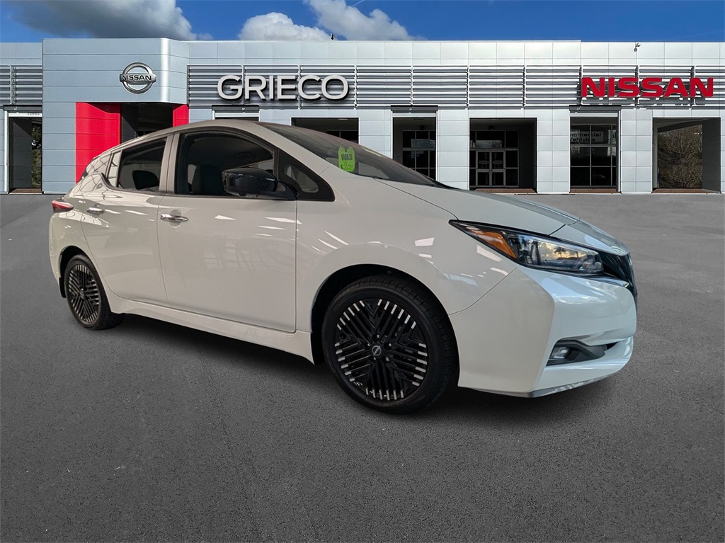 Vehicle image 2 of 13