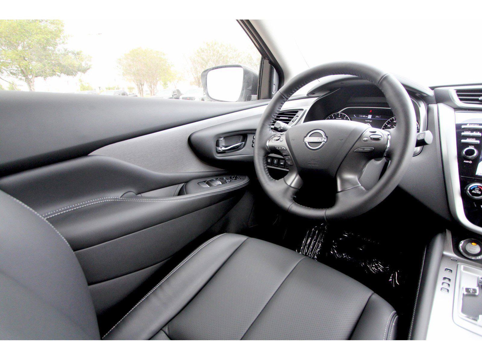 Vehicle image 12 of 24