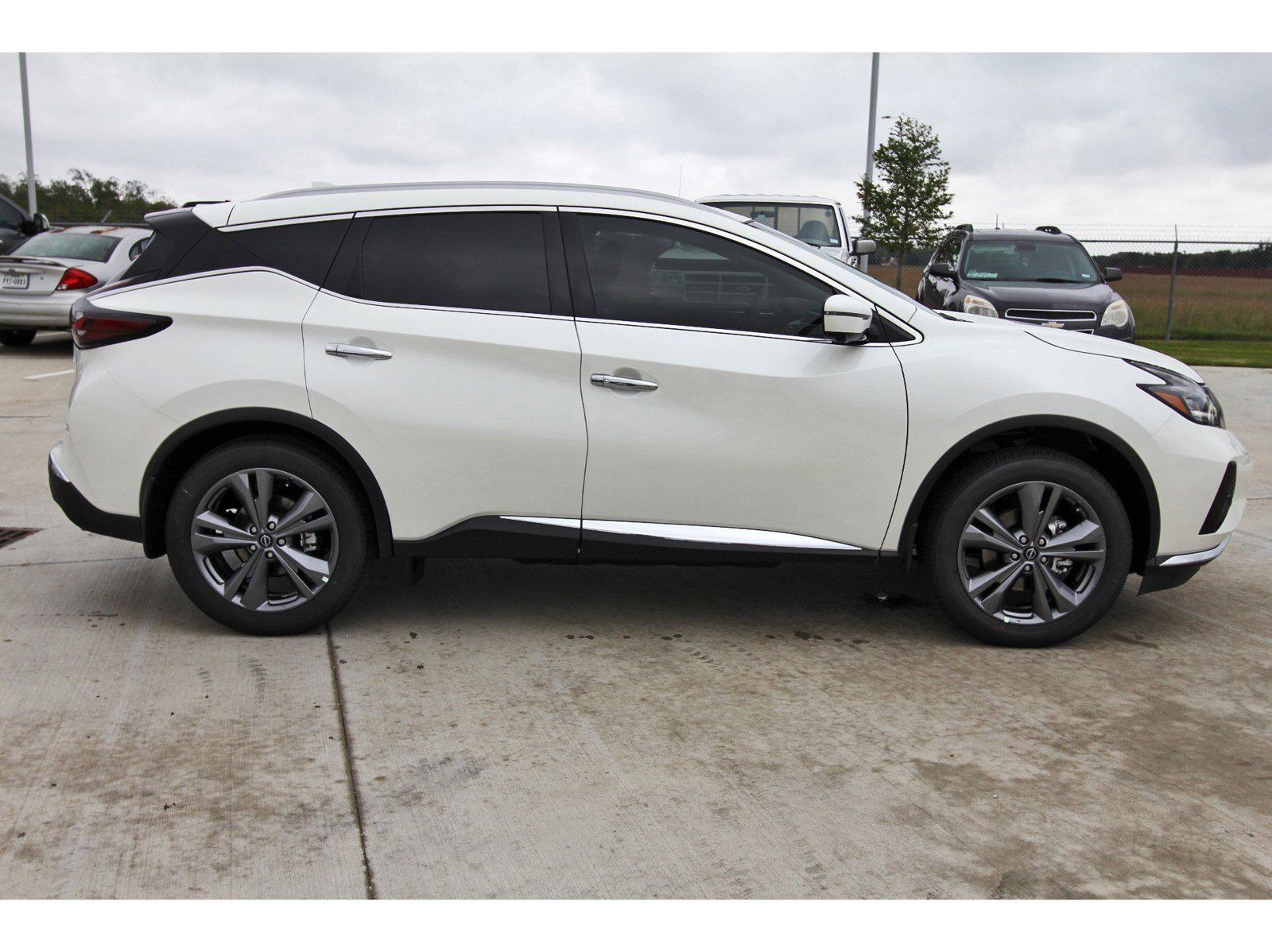 Vehicle image 5 of 24