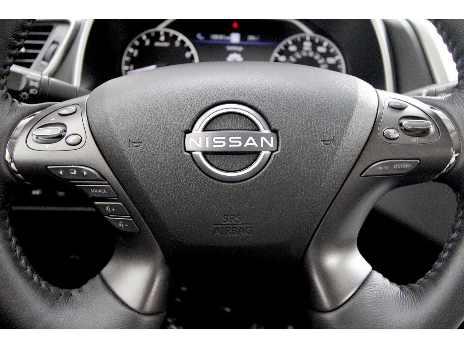 Vehicle image 18 of 24