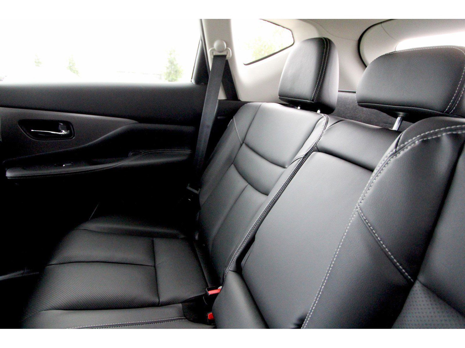 Vehicle image 15 of 24