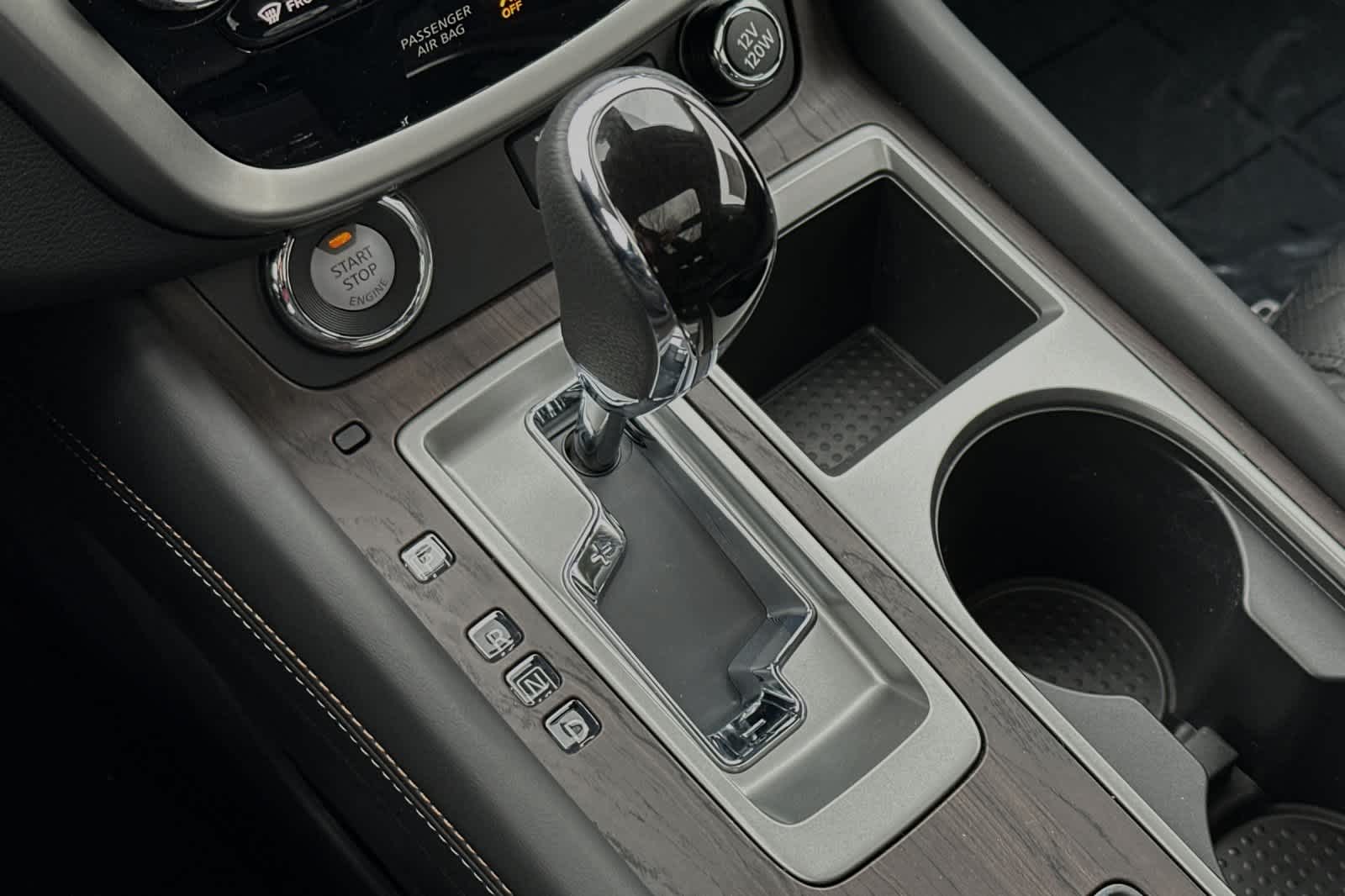 Vehicle image 23 of 28